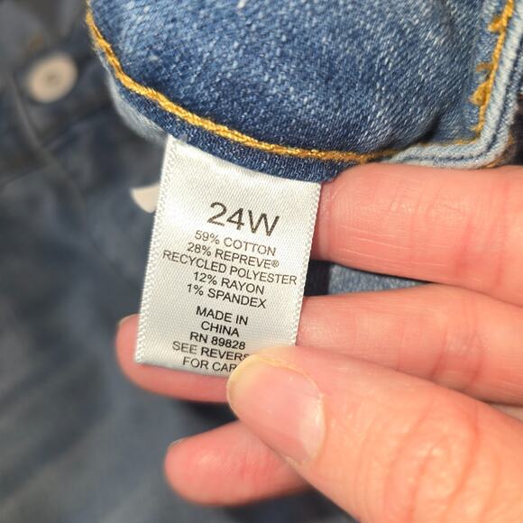 LOGO BY LORI GOLDSTEIN WOMEN'S LIGHT WASH SHADOW PATCH BOYFRIEND JEANS Size 24 W - Picture 9 of 9